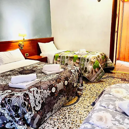 Down-Town Termini Guesthouse בית הארחה רומא