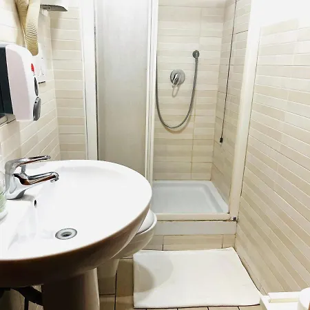 בית הארחה Down-Town Termini Guesthouse רומא