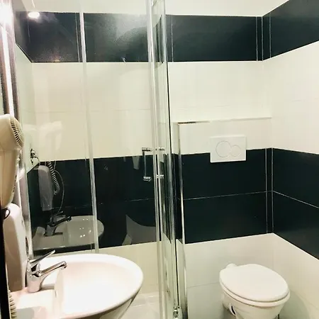 Down-Town Termini Guesthouse בית הארחה