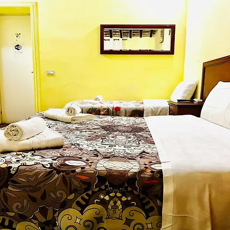 Down-Town Termini Guesthouse בית הארחה *